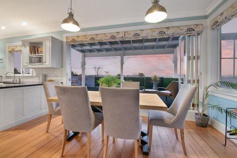 Photo of property in 33 Garfield Road, Helensville, 0800