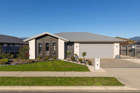 Photo of property in 14 George Fyfe Way, Wakefield, 7025