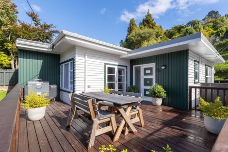 Photo of property in 20 Jocelyn Crescent, Pinehaven, Upper Hutt, 5019