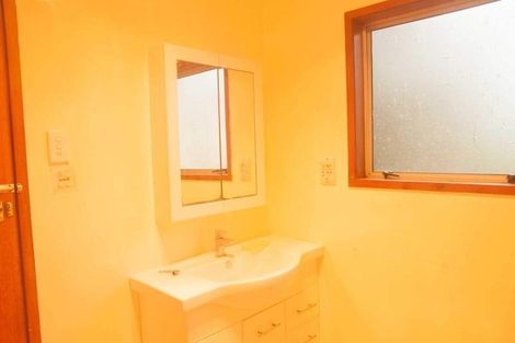 Photo of property in 42 Fruitvale Road, New Lynn, Auckland, 0600