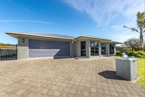 Photo of property in 43 Kakaho Drive, Tawhero, Whanganui, 4501