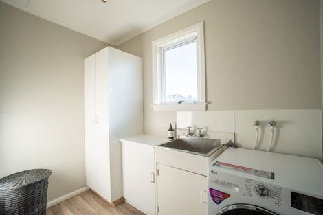 Photo of property in 25 Featherston Street, Takaro, Palmerston North, 4412