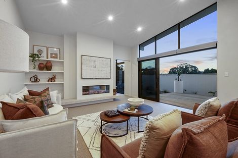 Photo of property in Mangorei Road, Strandon, 4312