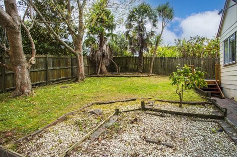 Photo of property in 8 Athena Drive, Totara Vale, Auckland, 0629