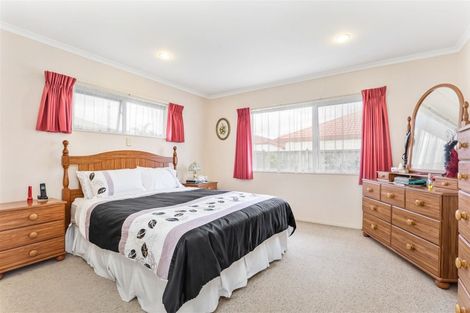 Photo of property in 2 Chatswood Place, Rototuna, Hamilton, 3210