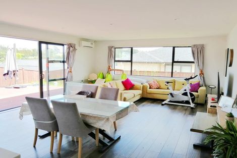 Photo of property in 5 Tararua Street, Massey, Auckland, 0614