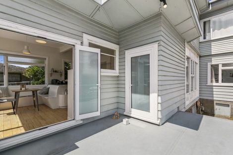 Photo of property in 199u1 Newlands Road, Newlands, Wellington, 6037