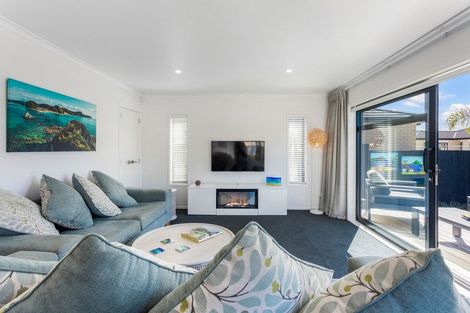 Photo of property in 20 Lillian Place, Orewa, 0931