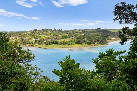 Photo of property in 59 Pohutukawa Avenue, Shelly Park, Auckland, 2014
