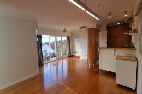 Photo of property in 17 Bevyn Street, Castor Bay, Auckland, 0620