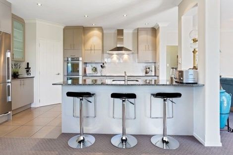 Photo of property in 2 Oakwood Drive, Rangiora, 7400