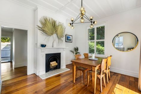 Photo of property in 6 Beach Road, Northcote Point, Auckland, 0627