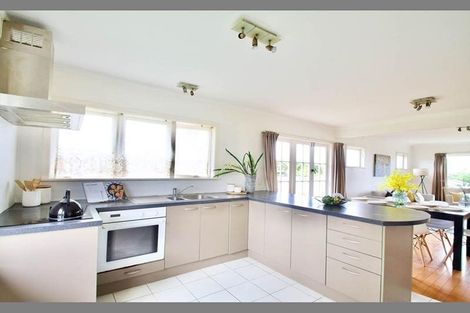 Photo of property in 12 Donovan Avenue, Massey, Auckland, 0614