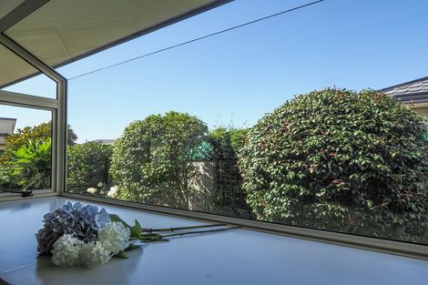 Photo of property in 17 Crown Hill, Paraparaumu, 5032