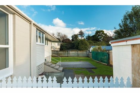 Photo of property in 1 Tawa Place, Waiuku, 2123