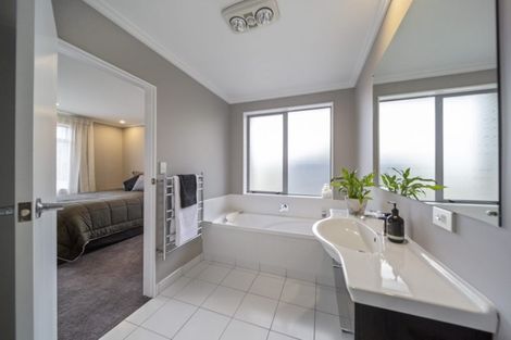 Photo of property in 21c Parkvue Drive, Bell Block, New Plymouth, 4312