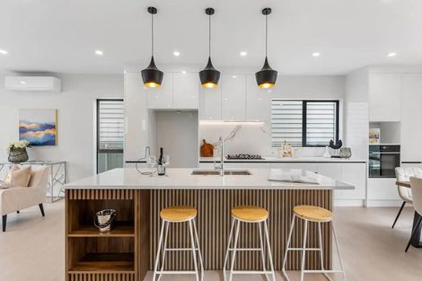 Photo of property in 17 Kathleen Street, Totara Vale, Auckland, 0627