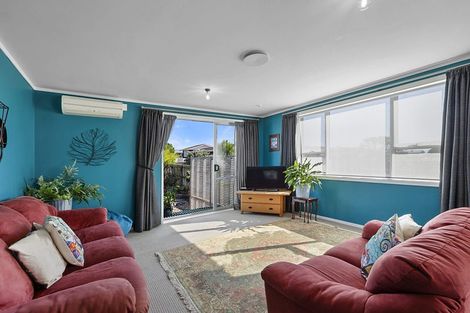 Photo of property in 4 Kelvin Place, Westown, New Plymouth, 4310