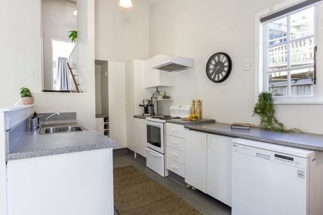 Photo of property in 23 Makiri Street, Helensville, 0800