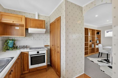 Photo of property in 2/33 Gulf View Road, Murrays Bay, Auckland, 0630