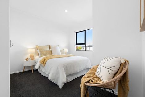 Photo of property in 3/4 Charlenne Close, Ranui, Auckland, 0612