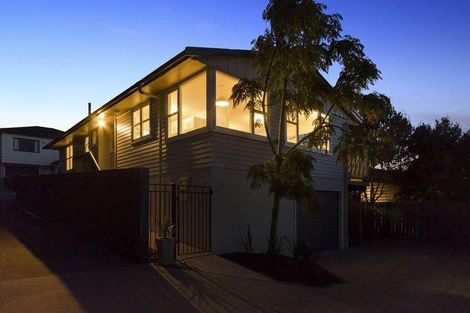 Photo of property in 2/14 Selwyn Crescent, Forrest Hill, Auckland, 0620