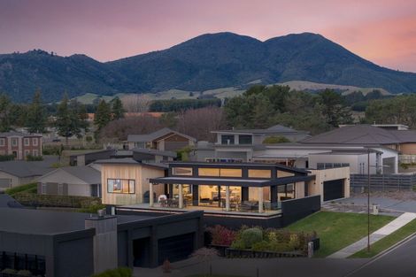 Photo of property in 33 Botanical Heights Drive, Waipahihi, Taupo, 3330