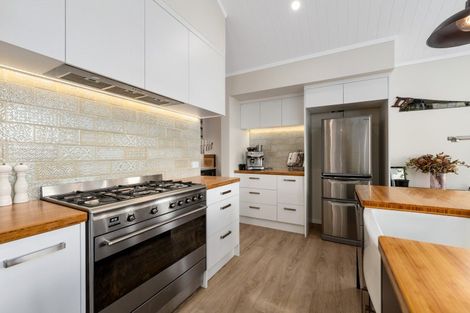Photo of property in 19 Carex Grove, Foxton Beach, Foxton, 4815