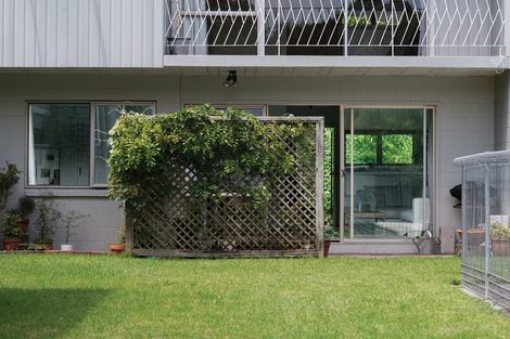 Photo of property in 22a/7 Church Street, Northcote Point, Auckland, 0627