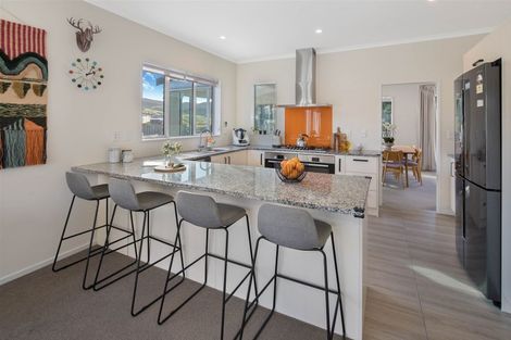 Photo of property in 3 Crompton Avenue, Churton Park, Wellington, 6037