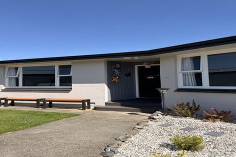 Photo of property in 25 Cumnock Street, Wallacetown, 9816