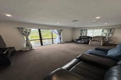 Photo of property in 6 Forglen Place, Tawa, Wellington, 5028