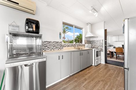 Photo of property in 44 Amorino Drive, Red Beach, 0932