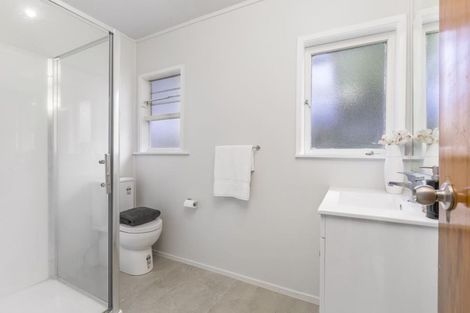 Photo of property in 9 Hellyers Street, Birkdale, Auckland, 0626
