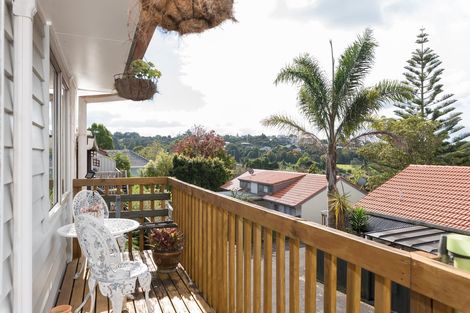 Photo of property in 1a Dolbear Street, Titirangi, Auckland, 0604