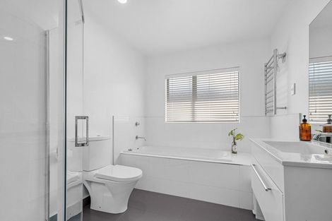 Photo of property in 11 Tee Point, Red Beach, 0932