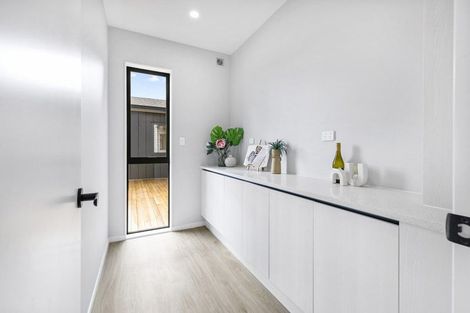 Photo of property in 63 Mcindoe Road, Kumeu, 0810