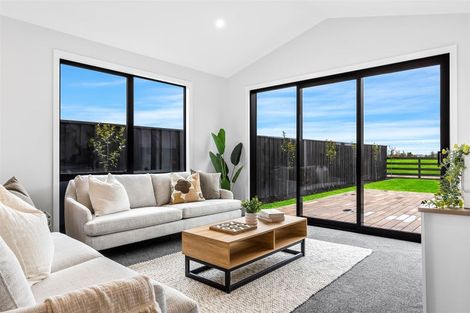 Photo of property in 18 Ellmers Street, Woodend, 7691