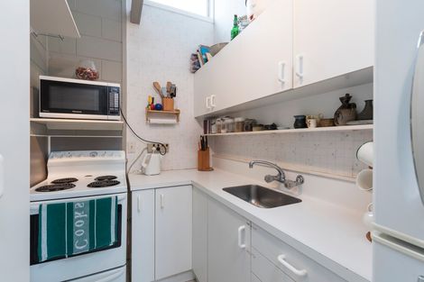 Photo of property in 1a Dolbear Street, Titirangi, Auckland, 0604