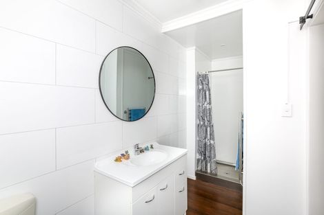 Photo of property in 2 Karamu Street, Strandon, New Plymouth, 4312