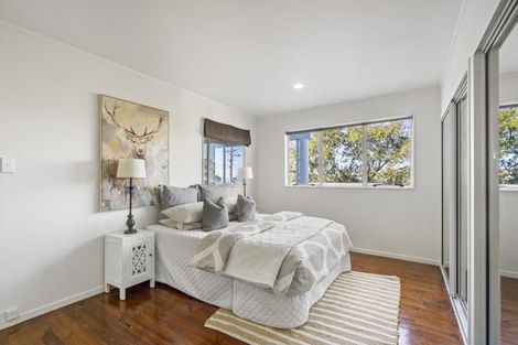 Photo of property in 23 Kiteroa Terrace, Rothesay Bay, Auckland, 0630