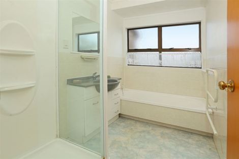 Photo of property in 180 Te Atatu Road, Te Atatu South, Auckland, 0610