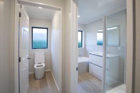 Photo of property in 12 Glastry Close, East Tamaki Heights, Auckland, 2016