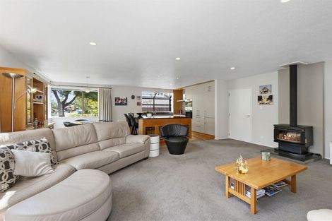 Photo of property in 21 Cricklewood Place, Avonhead, Christchurch, 8042