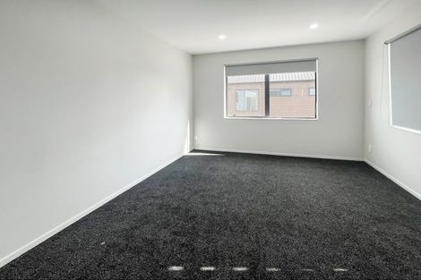 Photo of property in 16 Yellow Pear Lane, Karaka, 2578