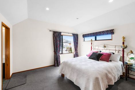 Photo of property in 140 Memorial Avenue, Burnside, Christchurch, 8053