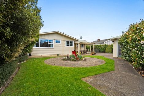 Photo of property in 11 Oxford Street, Marton, 4710