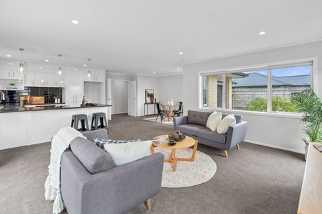 Photo of property in 60 Feist Street, Carterton, 5713