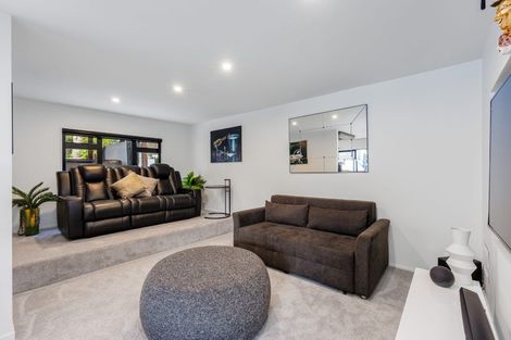 Photo of property in 3 Holyoake Place, Chatswood, Auckland, 0626