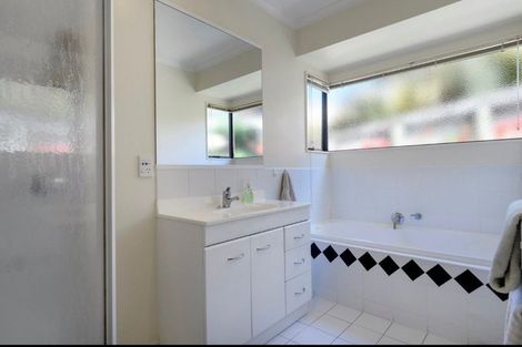 Photo of property in 32 Highgrove Place, Bethlehem, Tauranga, 3110